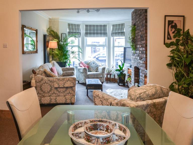 Child-friendly cottage with grill & yard | River view | Pets are welcome — photo 2