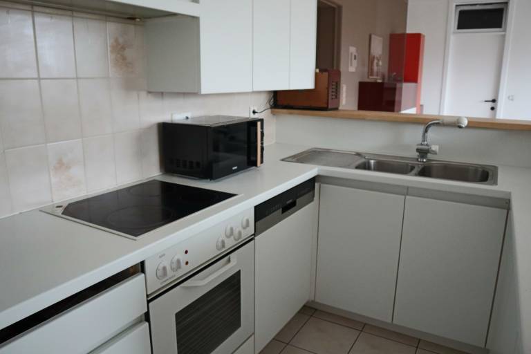 Rental apartment with patio — photo 4
