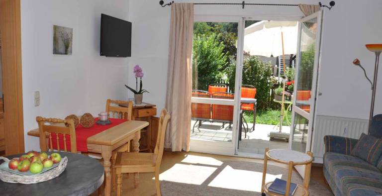 Apartment with terrace, garden & grill | Garden view — photo 3