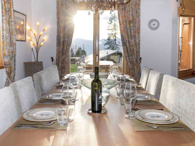 Fully equipped big vacation home with patio, BBQ & garden | Mountain view | Suitable for remote work | Pet-friendly — photo 5