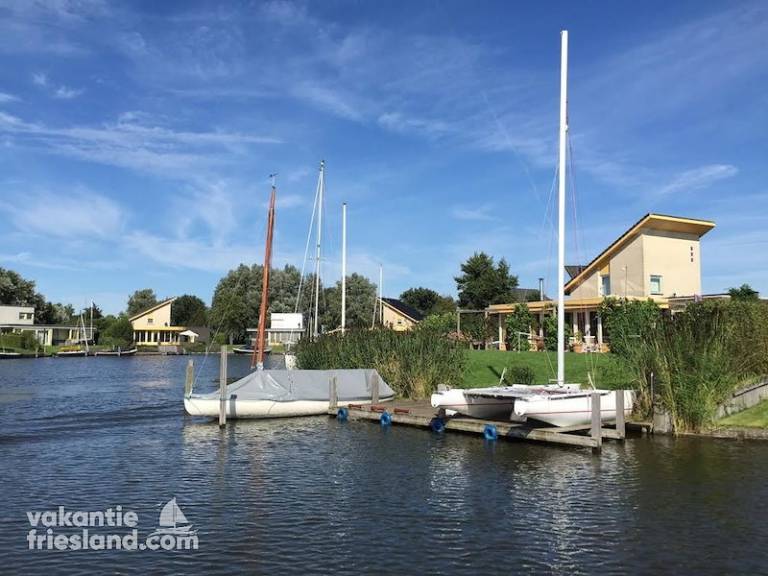 Vakantiehuis Koudum direct aan de Elfstedenroute