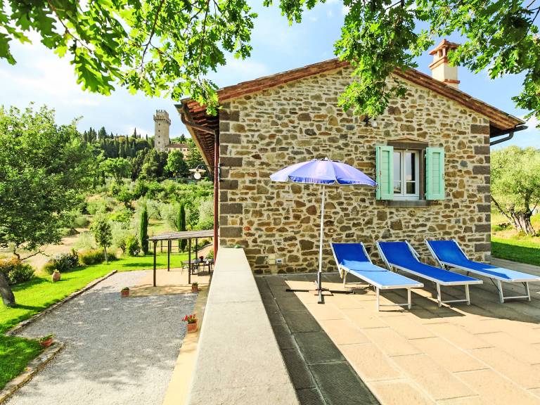 Vacation home with BBQ, private pool & terrace — photo 5