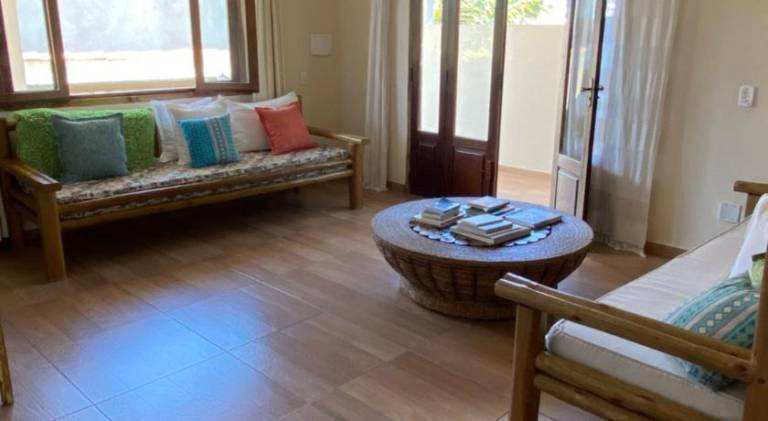 Vacation home with private pool, yard & BBQ — photo 2