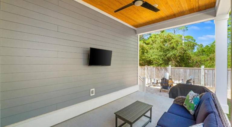 Vacation home with pool — photo 5