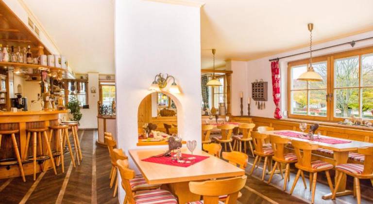 Traditions-Gasthaus Bayrischer Hof — photo 5