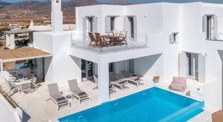 Villa with private pool, yard & barbecue — photo 4