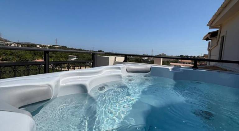 Apartment with garden, pool & hot tub | Good for workation — photo 3