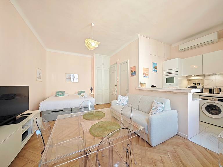 Holiday apartment with 1 room for 3 persons in Mougins