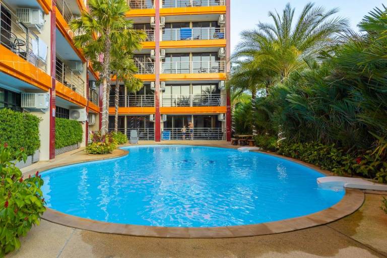 Holiday apartment with pool in Karon