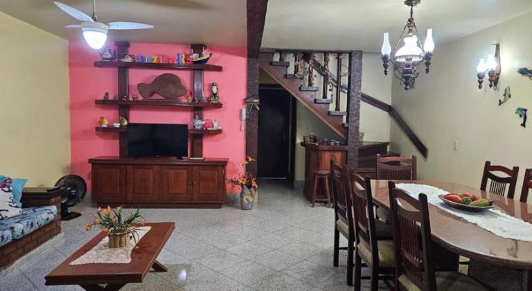 House | Next to the beach | Pets allowed — photo 3