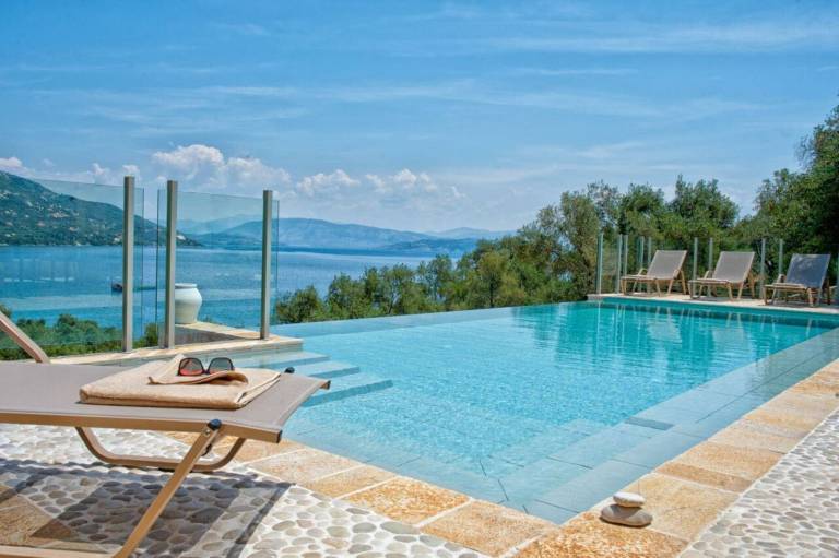 Family-friendly rental apartment with patio, garden & barbeque | Water view | Beach nearby | Pets are welcome — photo 3