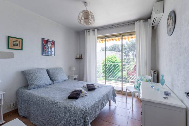 Rental apartment with 2 rooms for 4 persons — photo 3