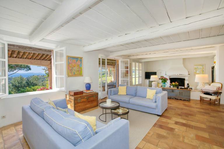 Family-oriented vacation home with yard, private pool & BBQ | Sea view | Pets are welcome — photo 4