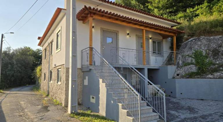 House with 4 rooms for 10 persons in Braga