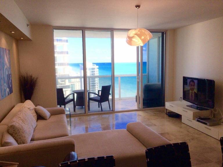 Condo Aventura