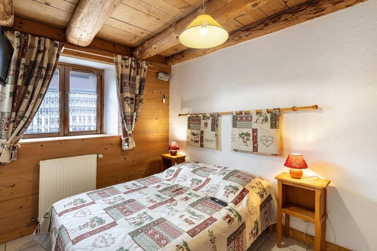 Bed and Breakfast 'La Ferme Du Mont Blanc - Gouter' with Mountain View and Wi-Fi in Combloux