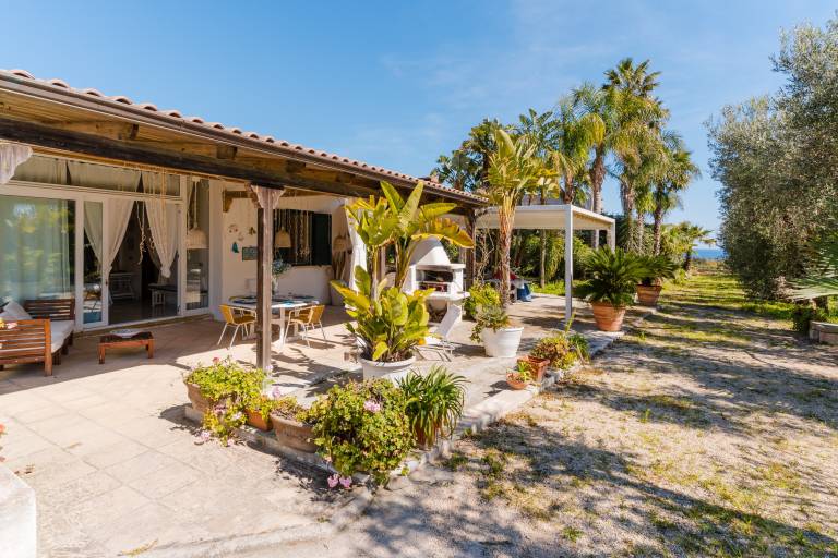 Villa 'Deliziosa Patrizia A Otranto' with Sea View, Wi-Fi and Air Conditioning in Otranto