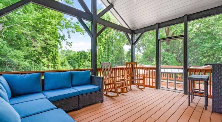 House with hot tub | Pets are welcome — photo 5