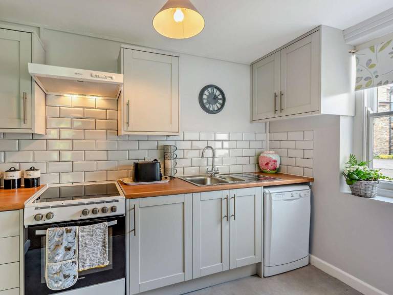 Fully equipped pleasant holiday apartment with garden | Water view | Pet-friendly — photo 5