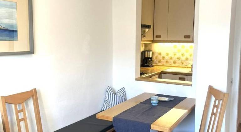 Rental apartment with patio — photo 3