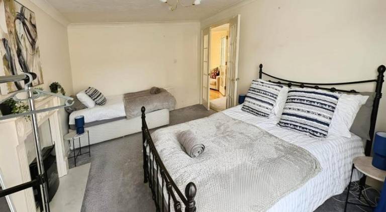 House with 4 rooms for 8 persons in Swindon