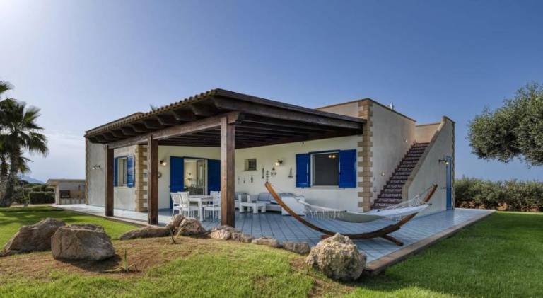 Villa with pool in Favignana