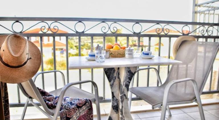 Beautiful rental apartment with patio & garden | Pets are welcome — photo 3