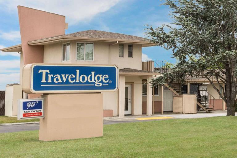 Travelodge by Wyndham Santa Rosa Wine Country in Sonoma, CA
