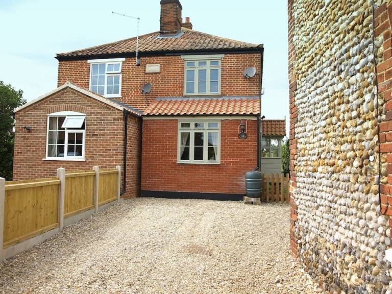 Cottage  Briston