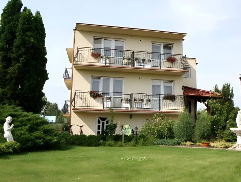 Bed & Breakfast  Mikoszewo