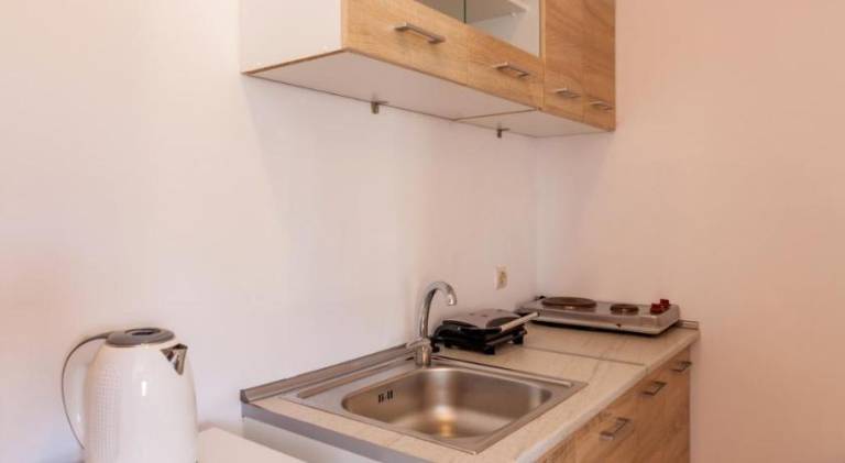 Apartment with patio — photo 5