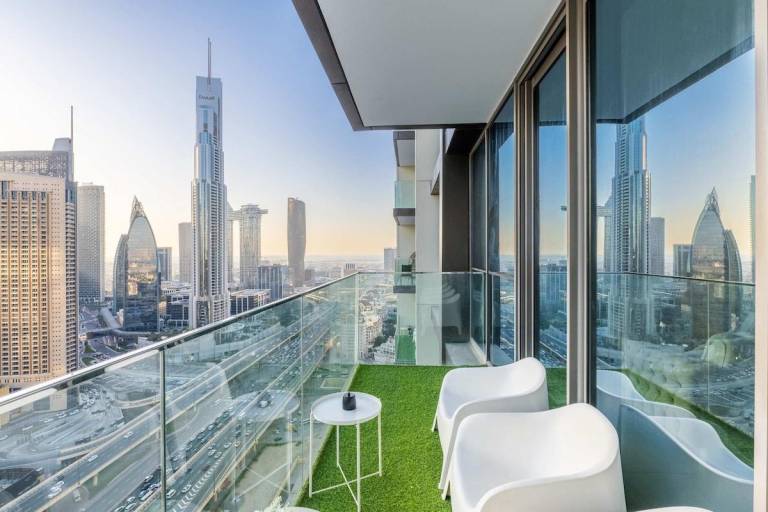 House with garden, private pool & BBQ | Close to Burj Khalifa | Perfect for remote work — photo 4