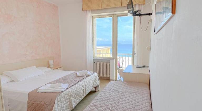 Hotel Ambassador — photo 2