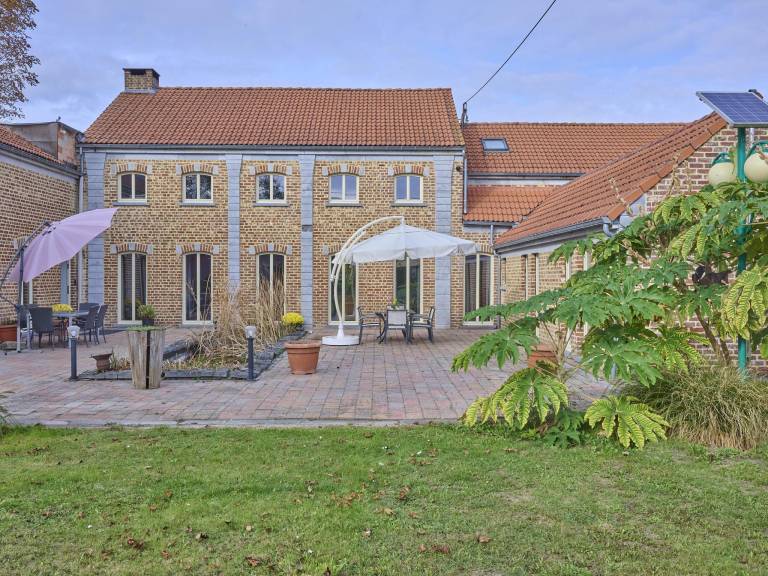 House with terrace — photo 3