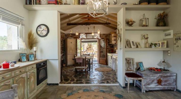Villa with yard & patio | Perfect for remote work — photo 5
