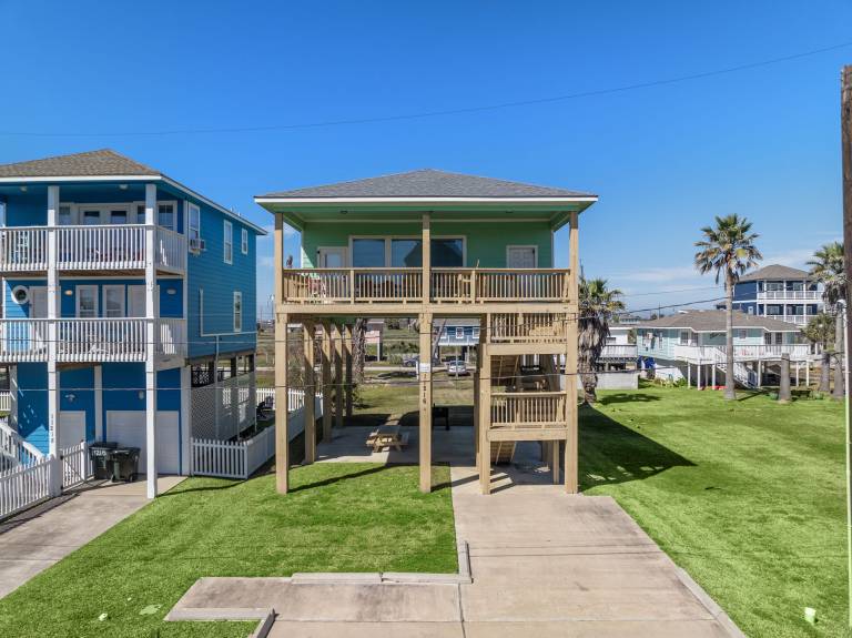 Sunny Beach House — photo 2