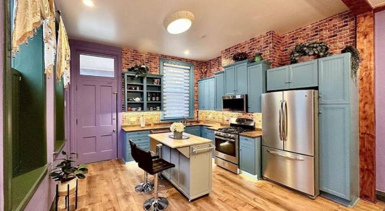 Spacious house with hot tub | Pets are welcome — photo 3