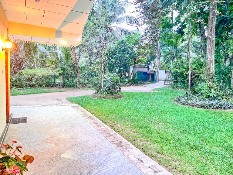 Vacation home with yard | Suitable for remote work in Weligama