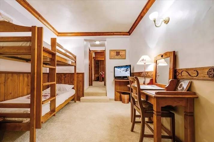 Hotel Les Campanules - Family room 2 adults 2 children — photo 2