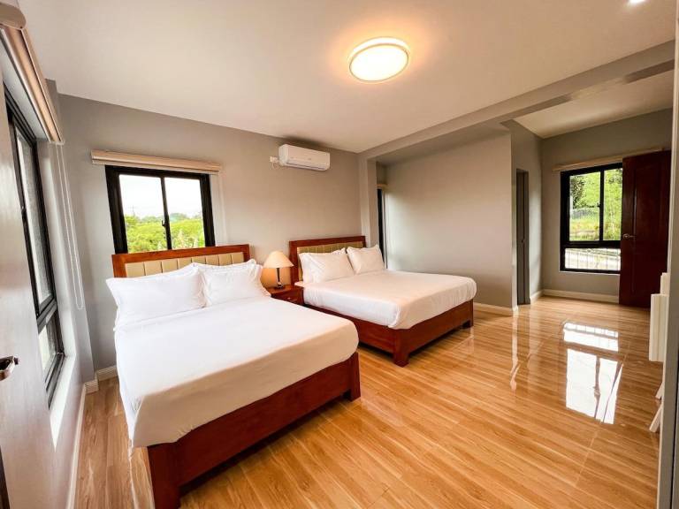 Spacious house with yard, jacuzzi & pool | Suitable for remote work | Pet-friendly — photo 2