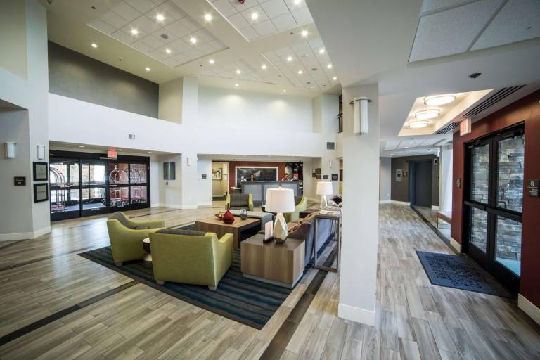 Hampton Inn & Suites Tempe/Phoenix Airport — photo 3