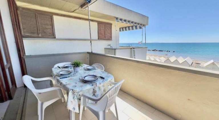 Holiday apartment with 2 rooms for 5 persons — photo 4