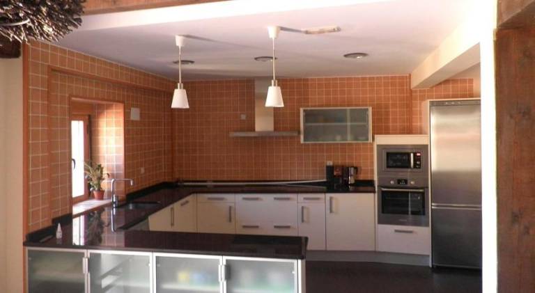 House with barbecue, garden & private pool — photo 4