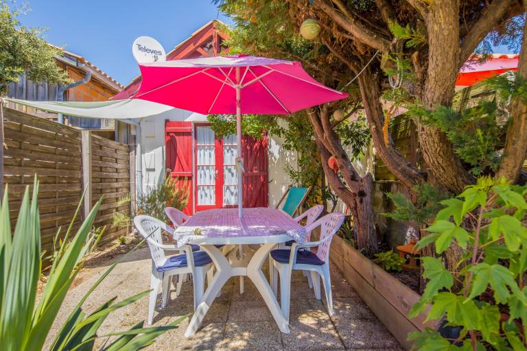 Children-friendly wonderful vacation home with yard & patio | Garden view | Next to the beach | Dogs allowed in Lacanau