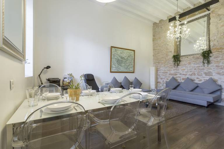 Family-oriented beautiful rental apartment | Next to Place Sathonay | Garden view | Dogs allowed — photo 4