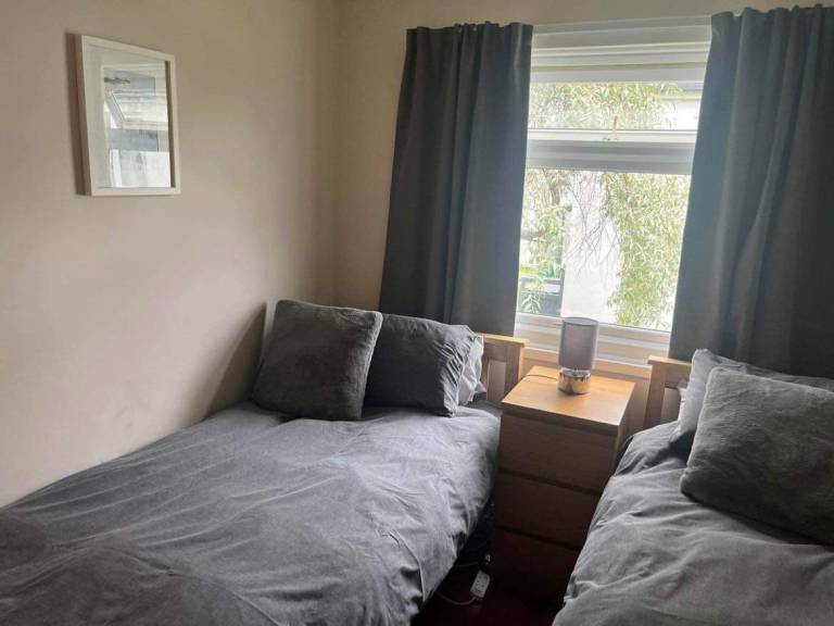 SeasideEscape-2Br-Sleeps4-Parking-PetsOK-Fireplace — photo 4