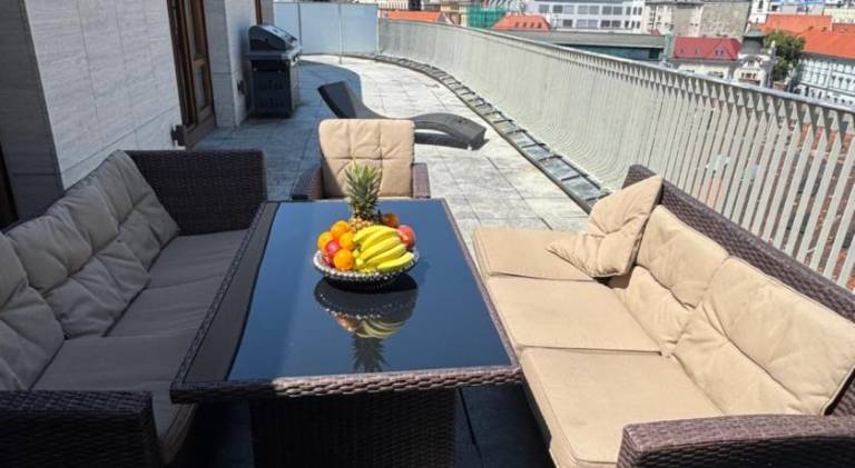 Luxury PENTHOUSE at the Historical Centre Parking — photo 2