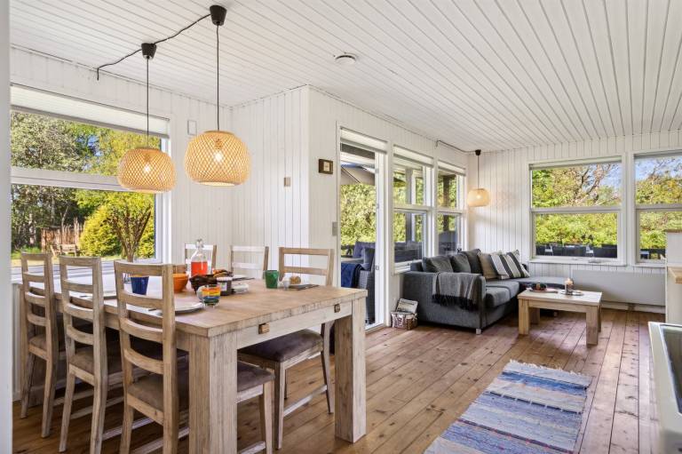 Vacation home with yard, barbeque & terrace — photo 4