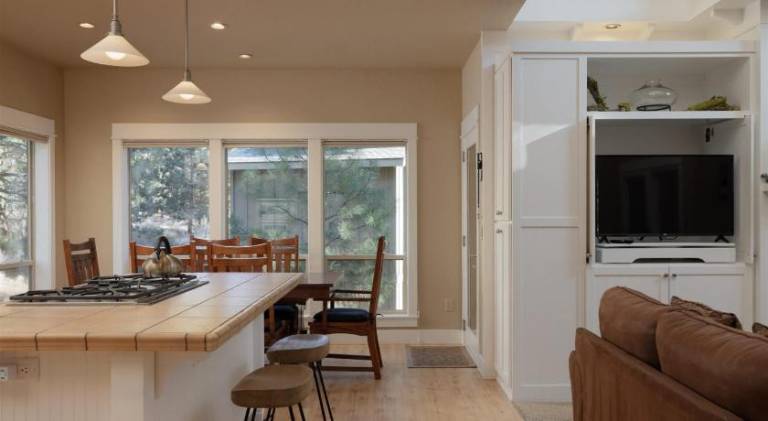 Beautiful house with hot tub | Pets allowed — photo 3