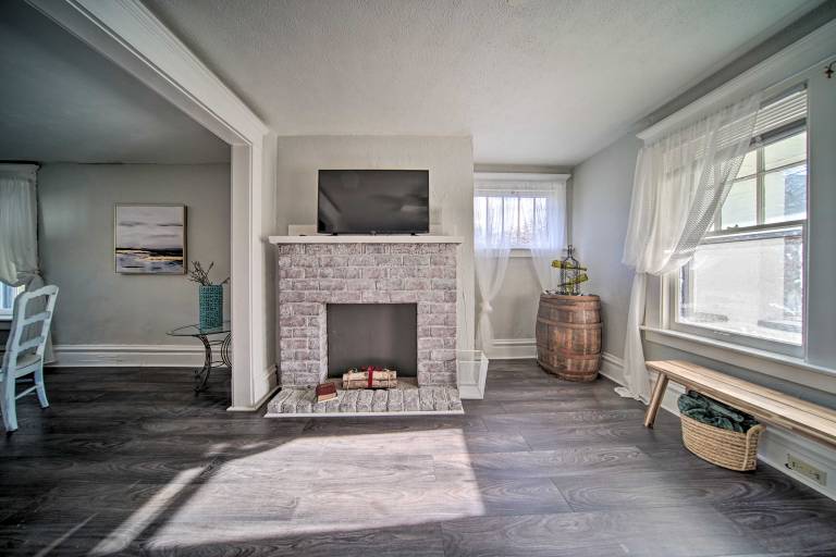 Historic Family Home 2 Mi to Lake Erie & Zoo! — photo 5